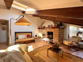 Romantic Country Home with Two Suites
